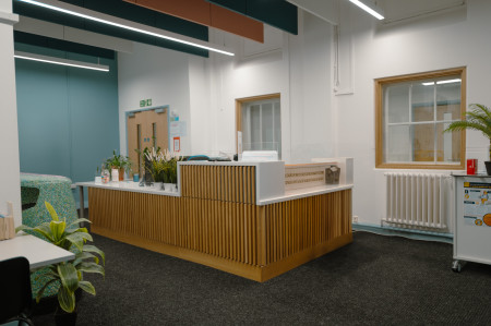 Itchen Sixth Form Colle Learning Resource Centre2