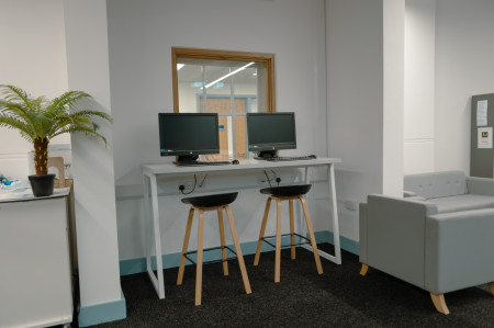 Itchen Sixth Form Colle Learning Resource Centre3