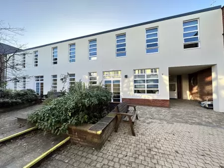Itchen Sixth Form College Classroom Block6 Large