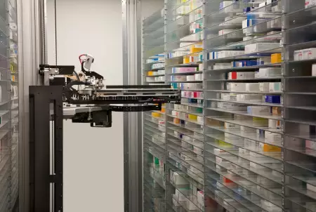 Guys St Thomas Pharmacy Robot2